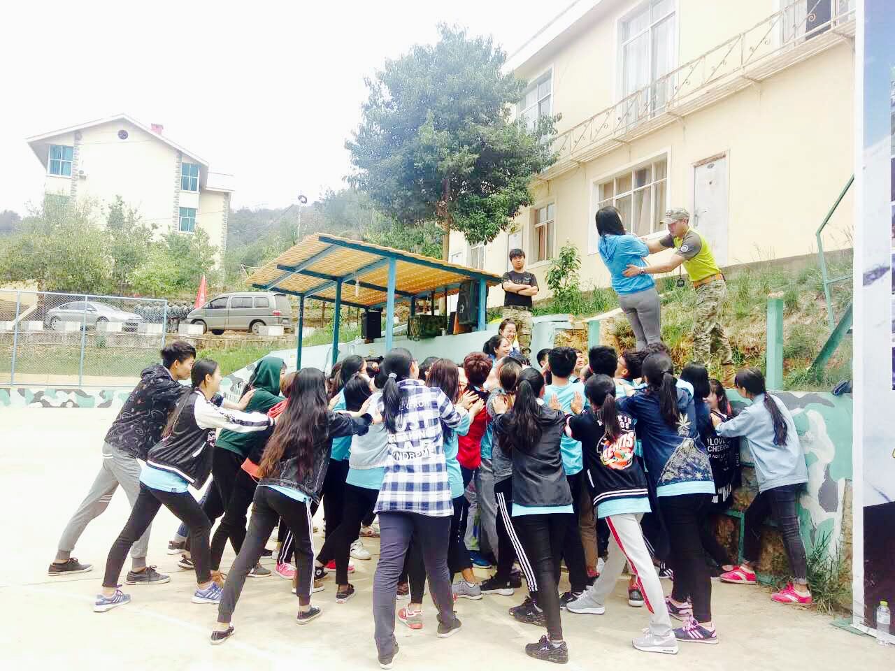 基础团委素质拓展